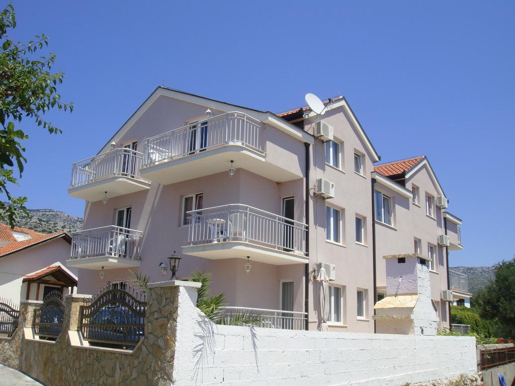 Apartments Villa Pirosi Оребич Екстер'єр фото