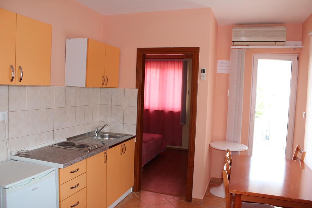 Apartments Villa Pirosi Оребич Номер фото
